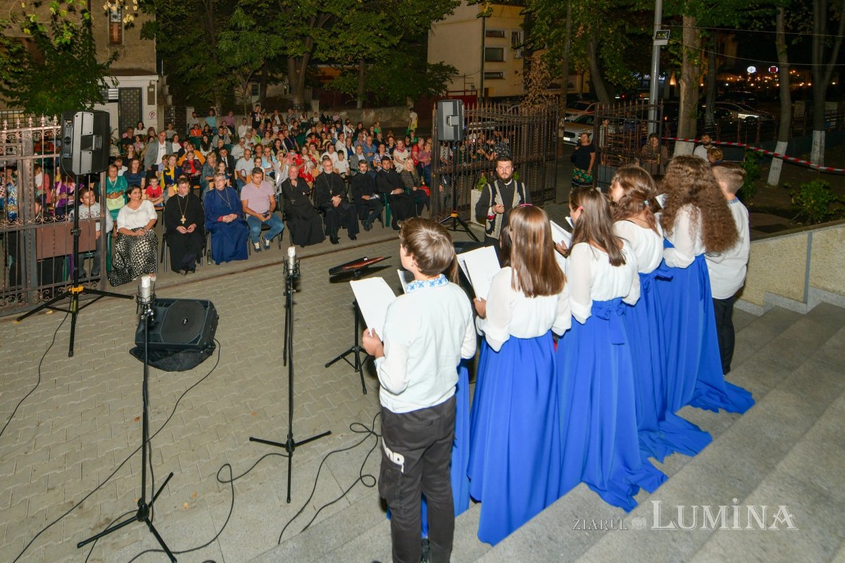 Fidelitate față de o familie de sfinți martiri în Capitală  268952