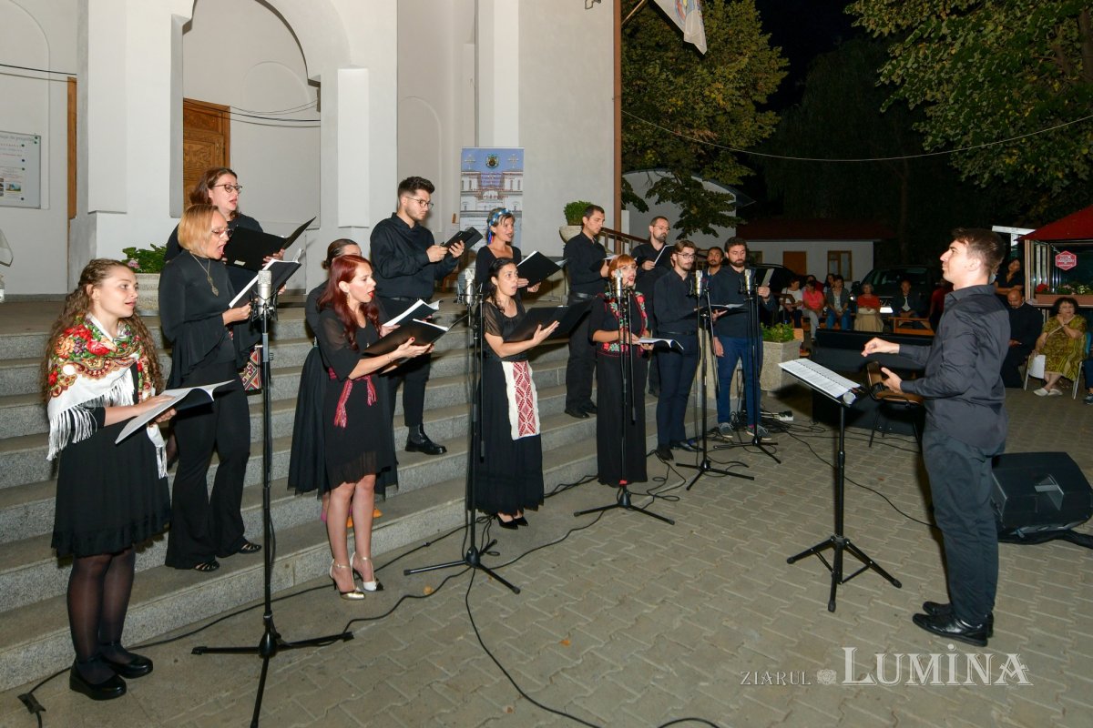 Fidelitate față de o familie de sfinți martiri în Capitală  268954