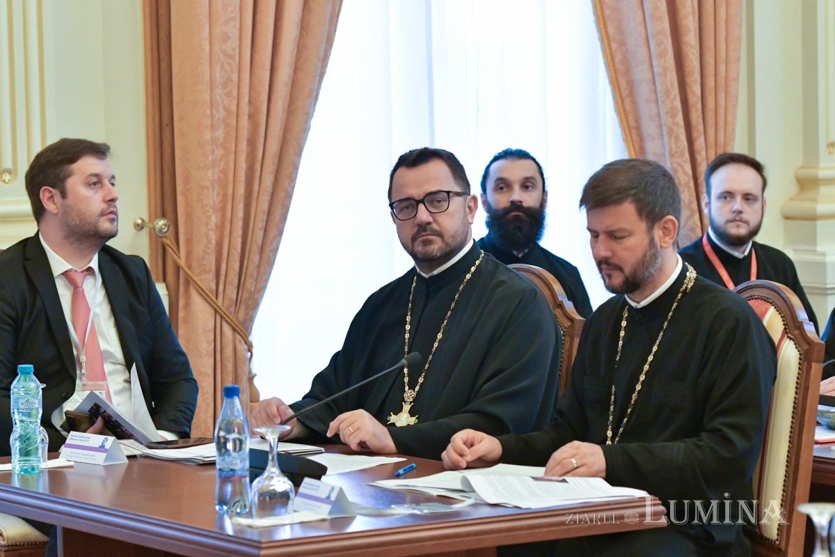 Simpozion de Drept bisericesc la Palatul Patriarhiei 268881