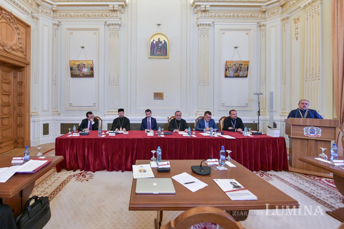 Simpozion de Drept bisericesc la Palatul Patriarhiei 268882
