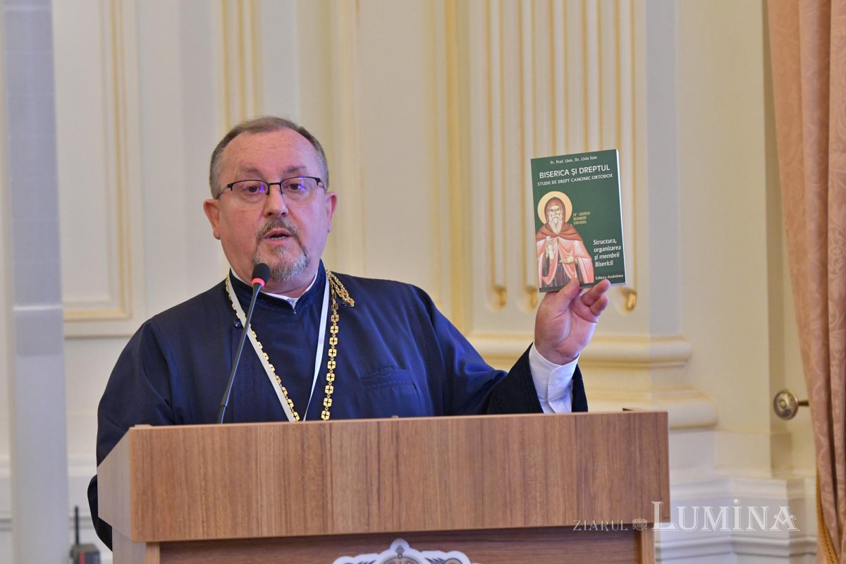 Simpozion de Drept bisericesc la Palatul Patriarhiei 268886