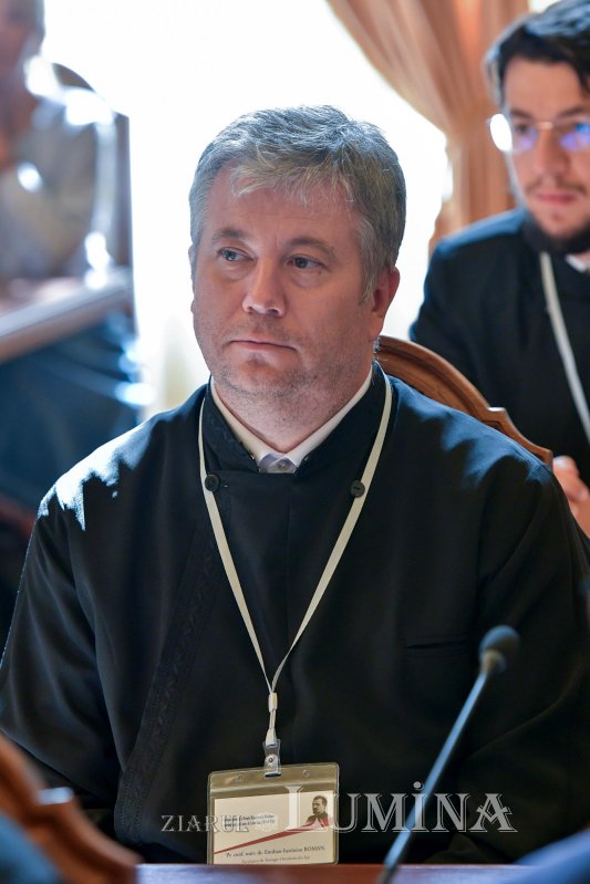 Simpozion de Drept bisericesc la Palatul Patriarhiei 268893