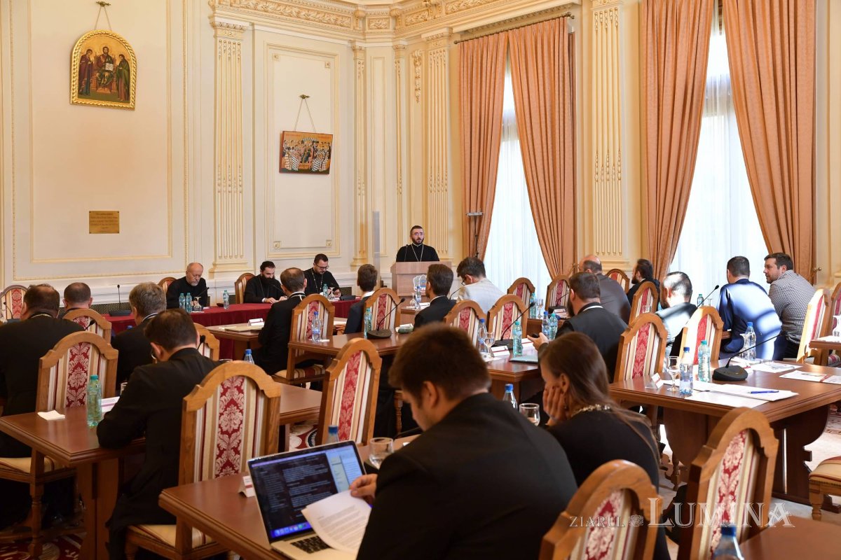 Simpozionul „Teologia canonică și Dreptul bisericesc în Ortodoxie”, la final 269089