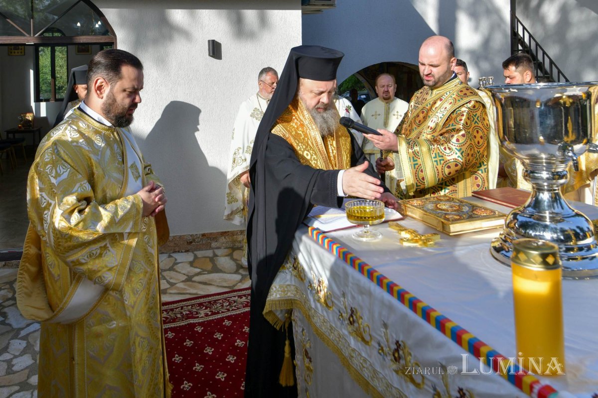 Înnoire și binecuvântare în Parohia Prăjani din județul Prahova 269429