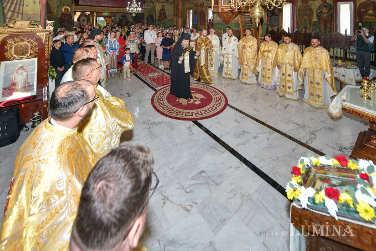 Înnoire și binecuvântare în Parohia Prăjani din județul Prahova 269434