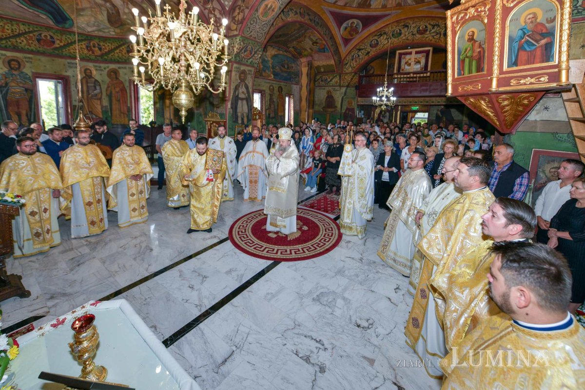 Înnoire și binecuvântare în Parohia Prăjani din județul Prahova 269465