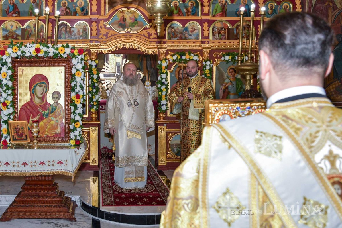 Înnoire și binecuvântare în Parohia Prăjani din județul Prahova 269475