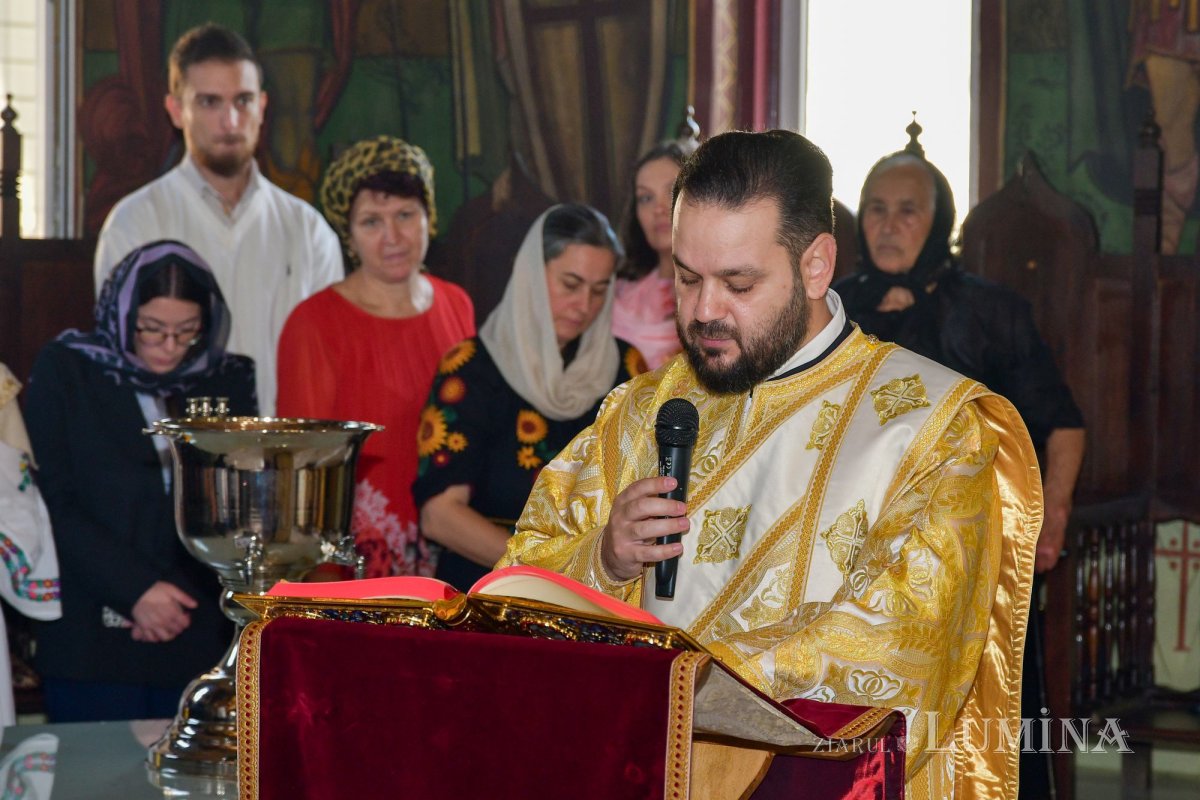 Înnoire și binecuvântare în Parohia Prăjani din județul Prahova 269476