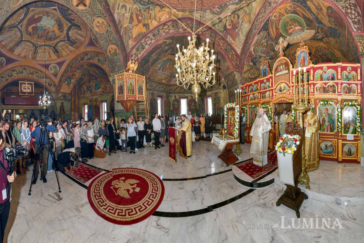 Înnoire și binecuvântare în Parohia Prăjani din județul Prahova 269477