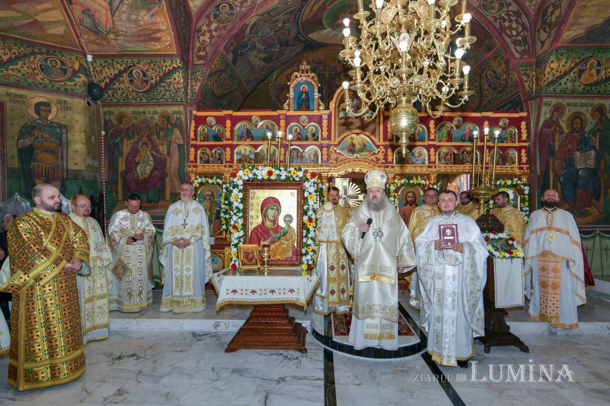 Înnoire și binecuvântare în Parohia Prăjani din județul Prahova 269486