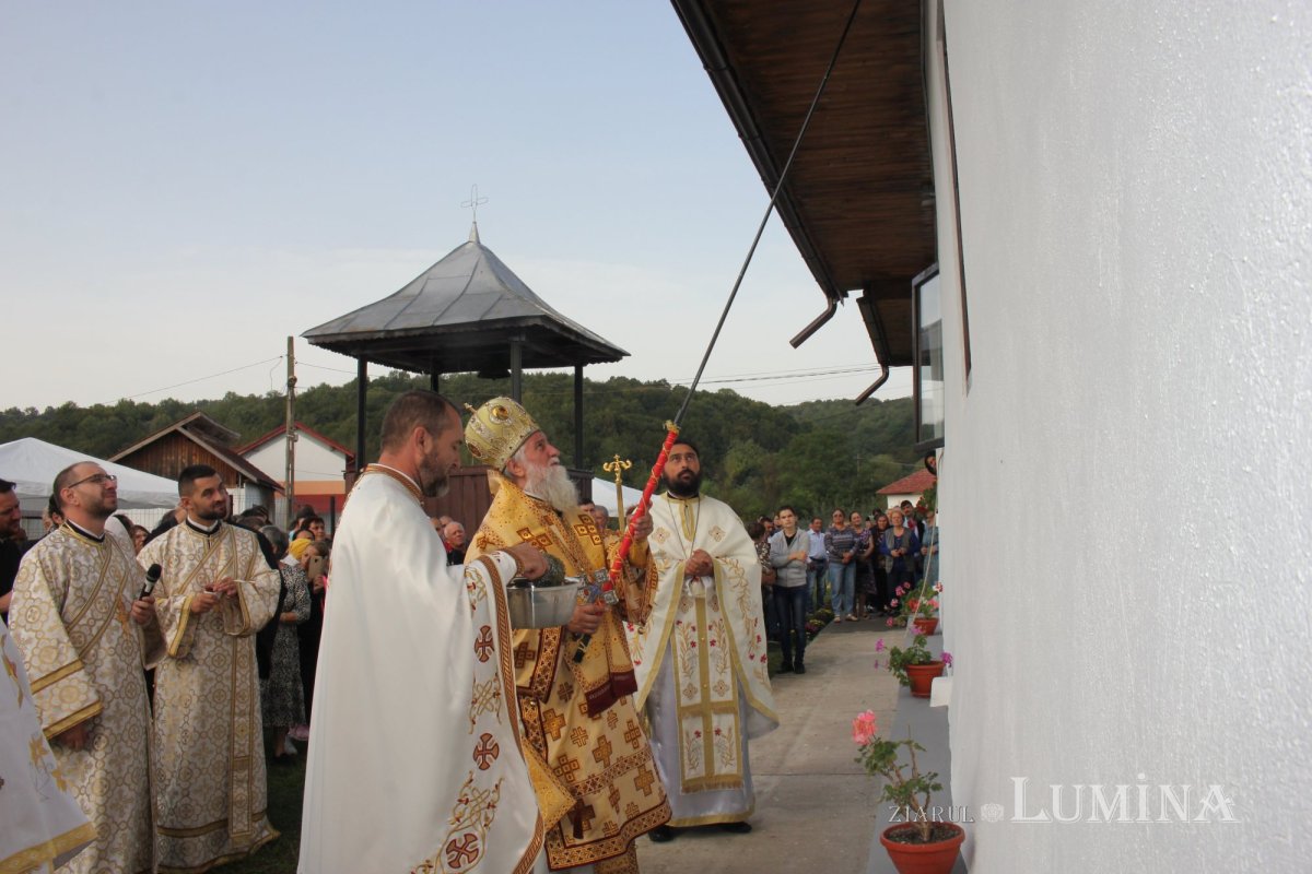 Resfințirea bisericii filie a Parohiei Câlcești, județul Gorj 269412