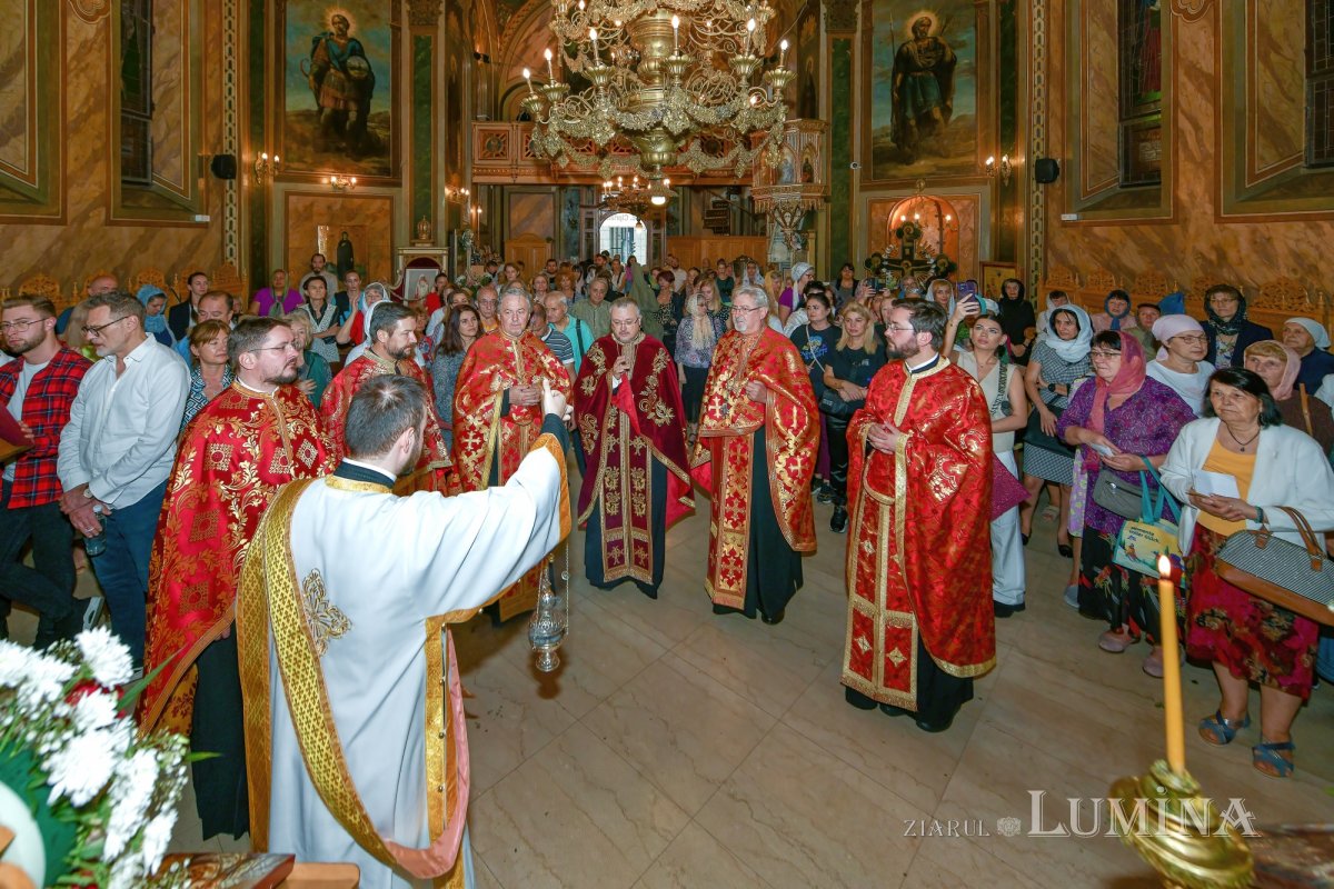 Cinstirea Sfântului Mucenic Ciprian la biserica sa din Capitală 270430