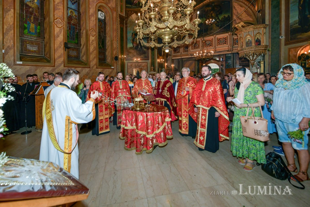 Cinstirea Sfântului Mucenic Ciprian la biserica sa din Capitală 270437