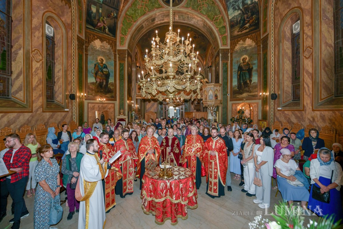 Cinstirea Sfântului Mucenic Ciprian la biserica sa din Capitală 270440