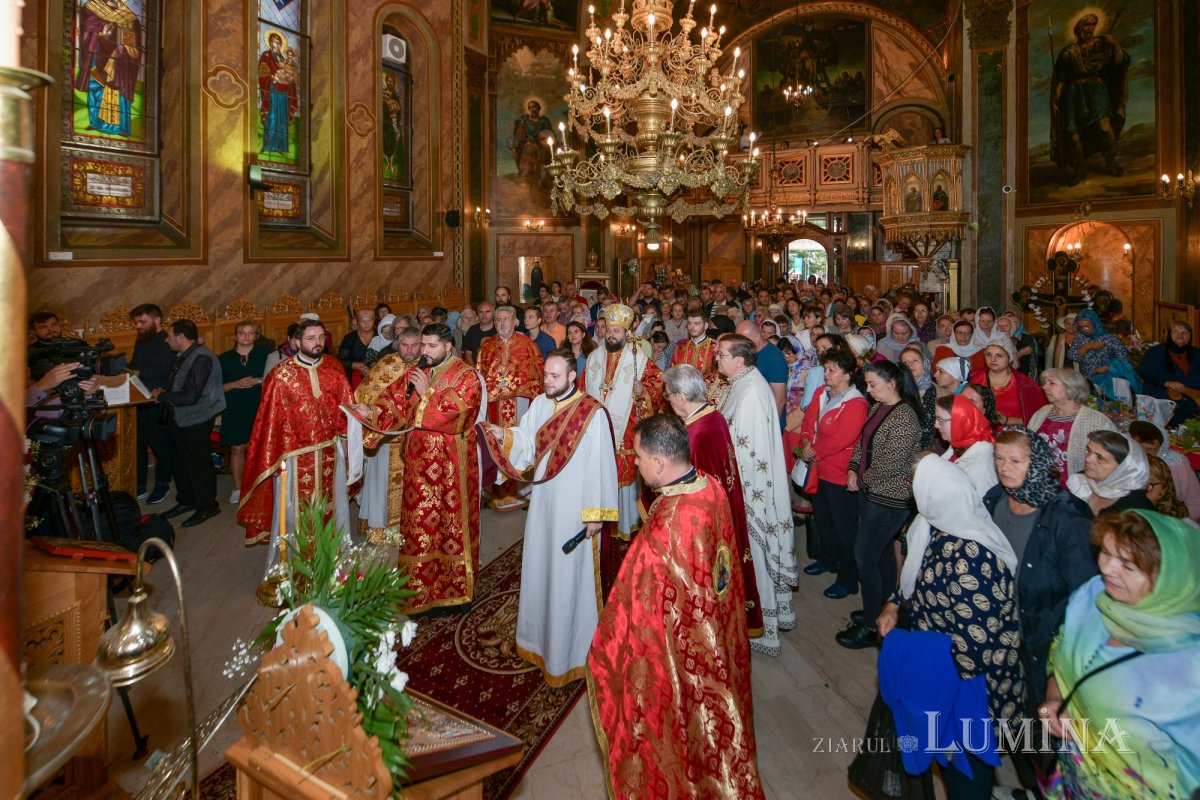 Cinstirea Sfântului Mucenic Ciprian la biserica sa din Capitală 270463