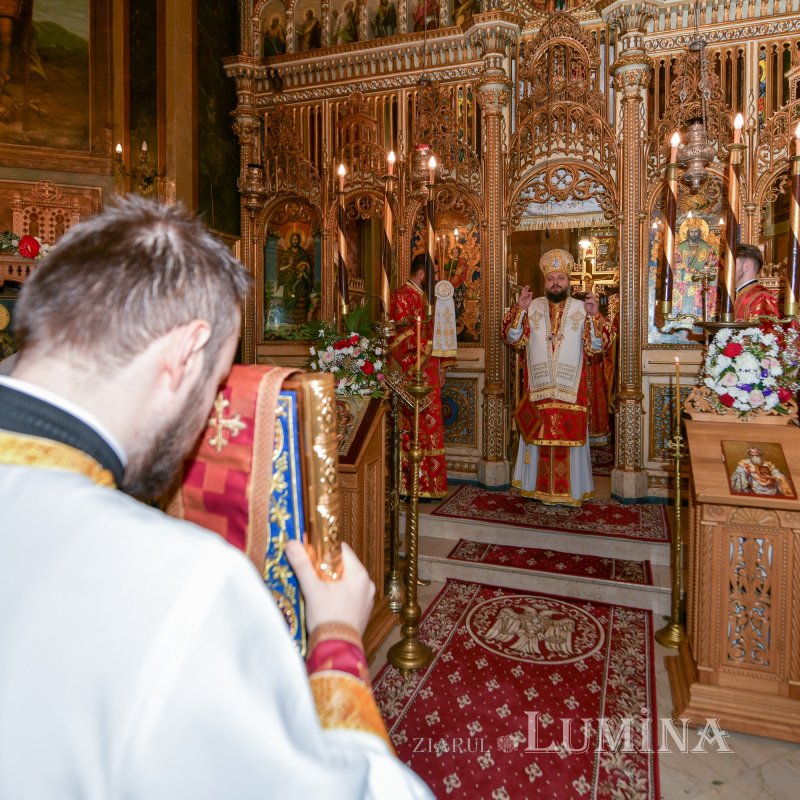 Cinstirea Sfântului Mucenic Ciprian la biserica sa din Capitală 270482