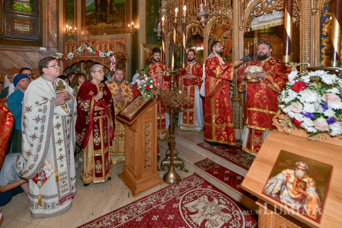 Cinstirea Sfântului Mucenic Ciprian la biserica sa din Capitală 270499