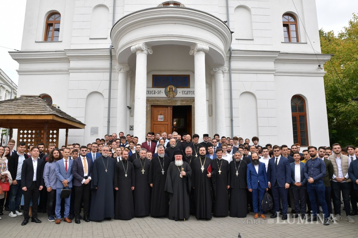Început de an universitar pentru teologii bucureșteni 270385