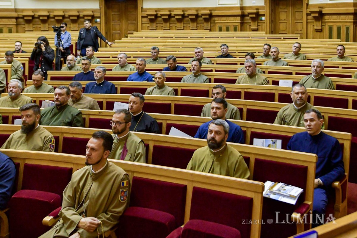 Preoții militari din MApN s-au reunit la Palatul Patriarhiei 270831