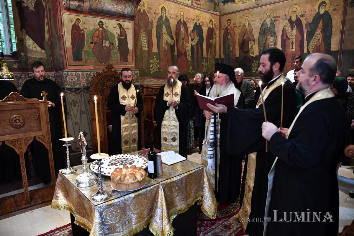 Lucrare a Sfântului Chiril al Alexandriei în traducerea părintelui Stăniloae 270927