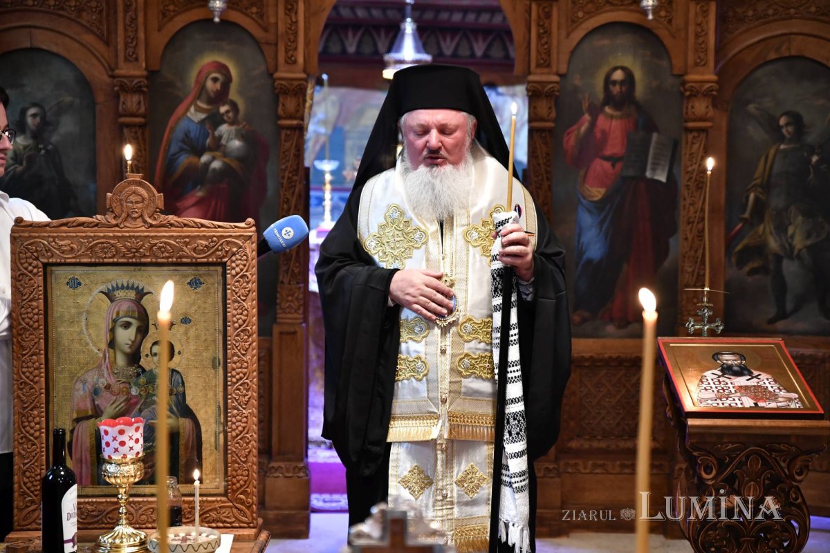 Lucrare a Sfântului Chiril al Alexandriei în traducerea părintelui Stăniloae 270932