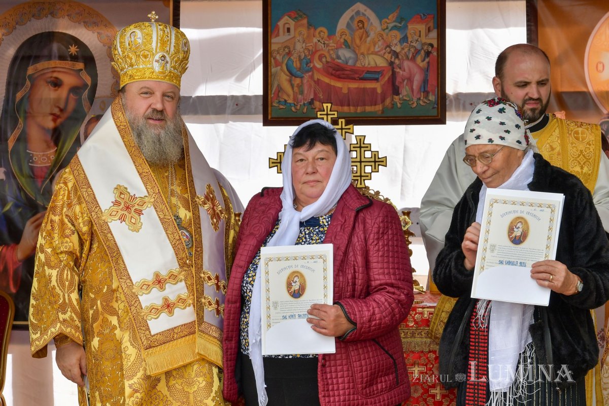 Înnoire și binecuvântare în parohia prahoveană Sângeru 271256