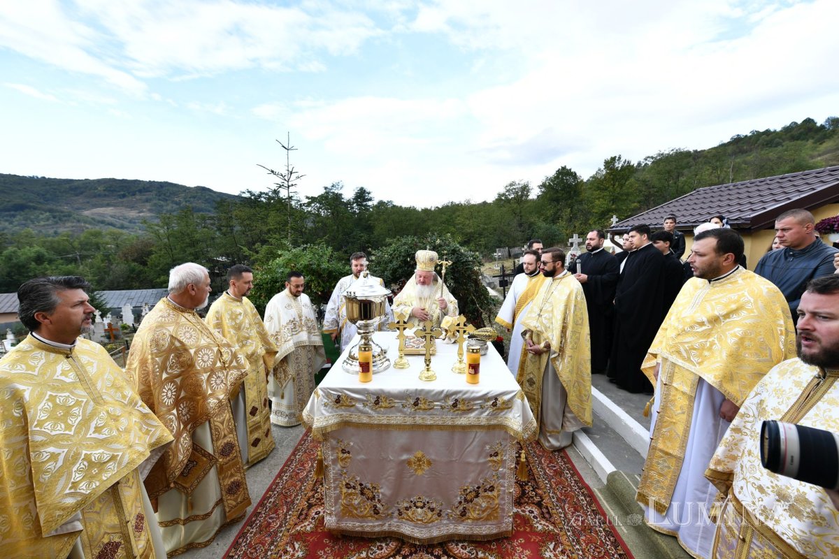 Sfințirea Bisericii „Sfânta Cuvioasă Parascheva” din Măgura 271272