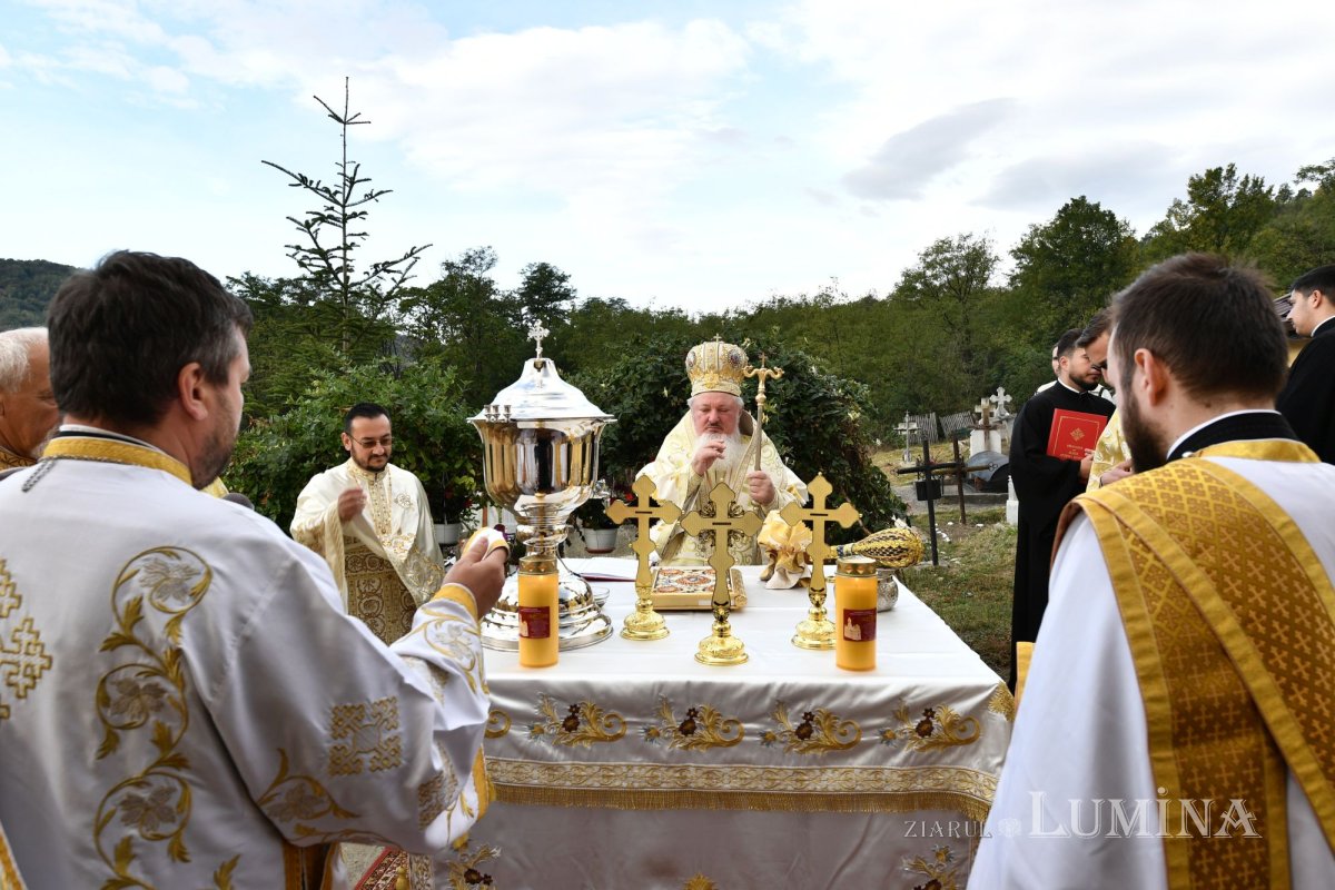 Sfințirea Bisericii „Sfânta Cuvioasă Parascheva” din Măgura 271275