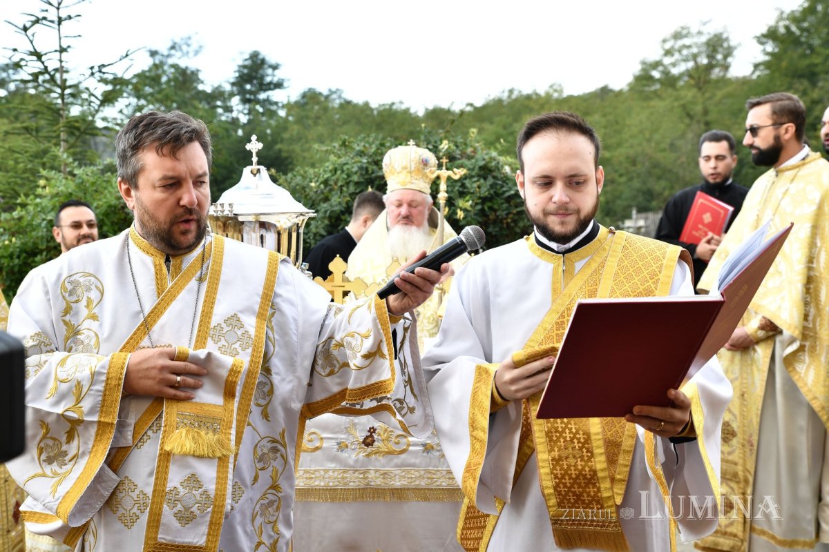 Sfințirea Bisericii „Sfânta Cuvioasă Parascheva” din Măgura 271276