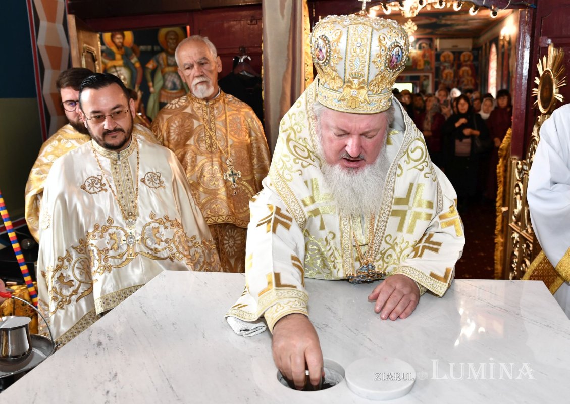 Sfințirea Bisericii „Sfânta Cuvioasă Parascheva” din Măgura 271305