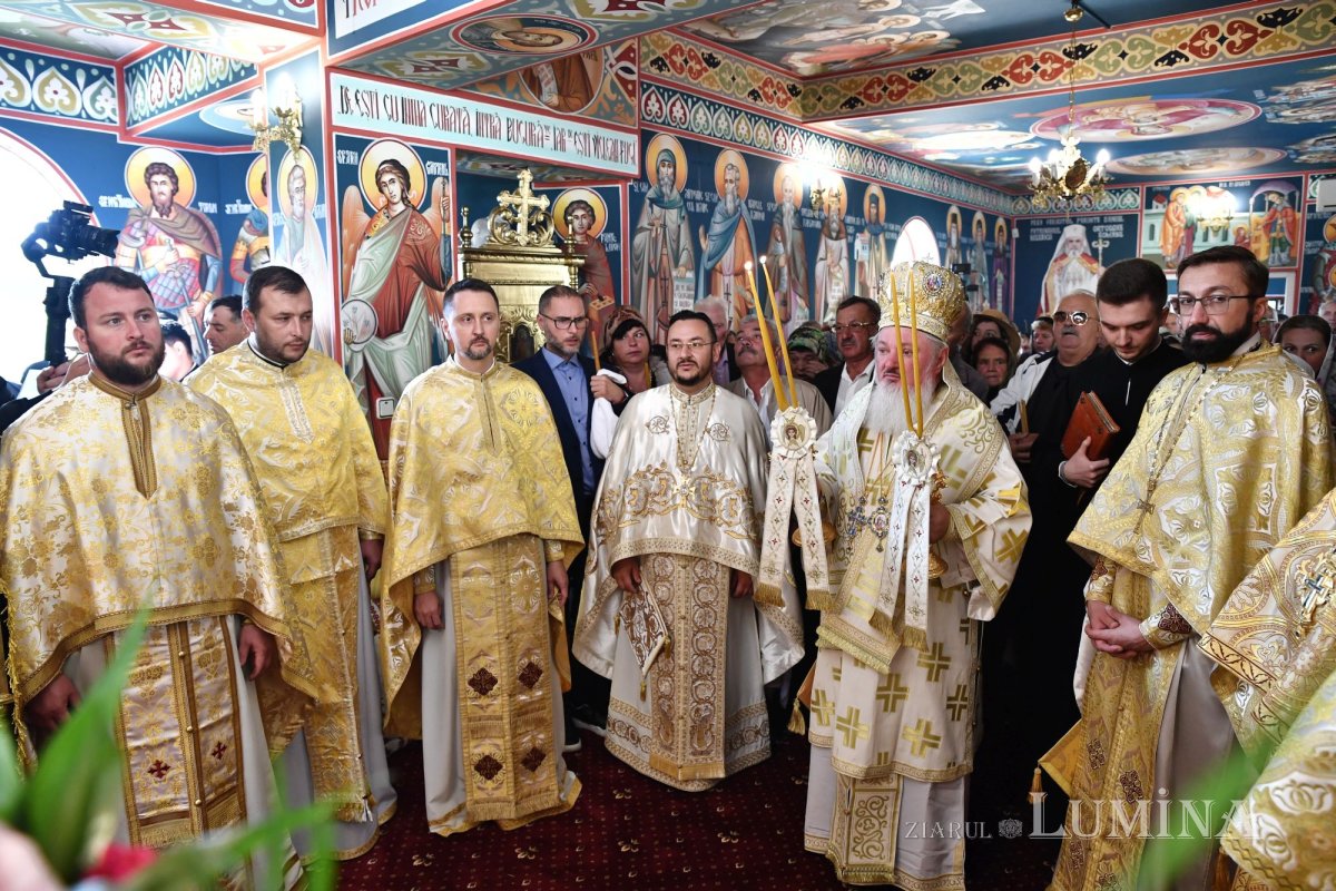 Sfințirea Bisericii „Sfânta Cuvioasă Parascheva” din Măgura 271326