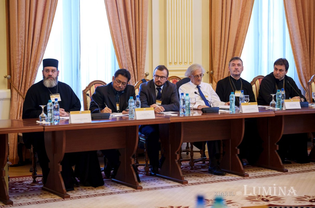 Primele sesiuni ale simpozionului dedicat persoanelor vârstnice 271815