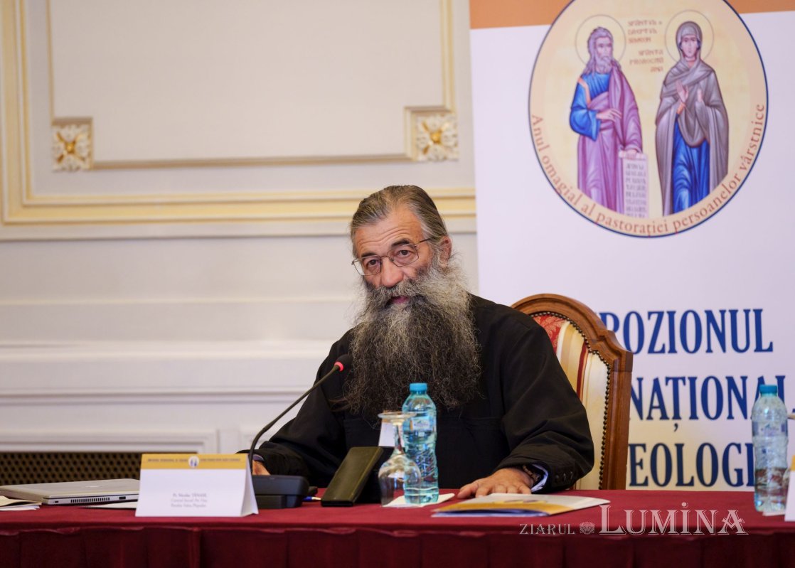 Primele sesiuni ale simpozionului dedicat persoanelor vârstnice 271818