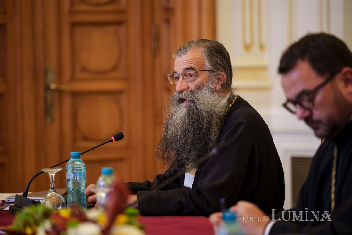 Primele sesiuni ale simpozionului dedicat persoanelor vârstnice 271819