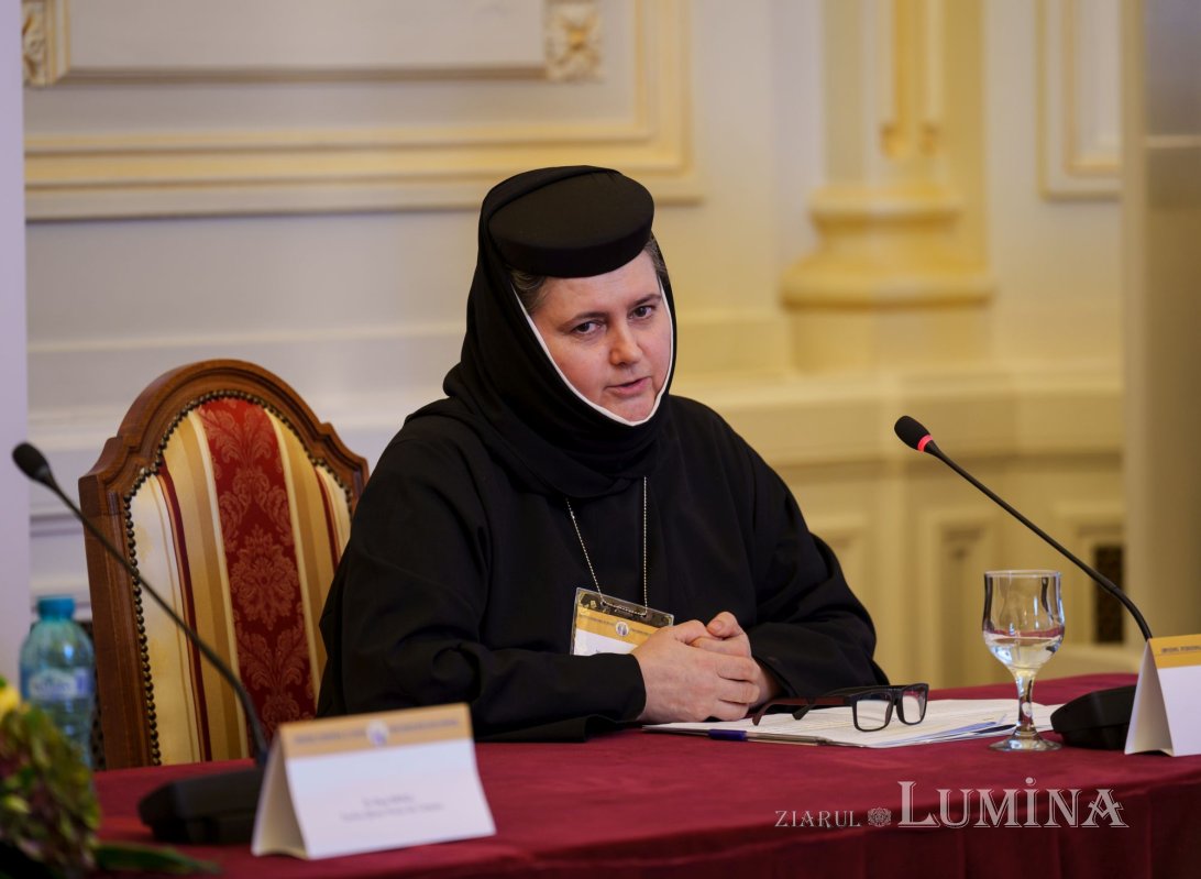 Primele sesiuni ale simpozionului dedicat persoanelor vârstnice 271828