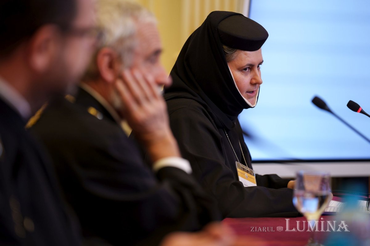 Primele sesiuni ale simpozionului dedicat persoanelor vârstnice 271830