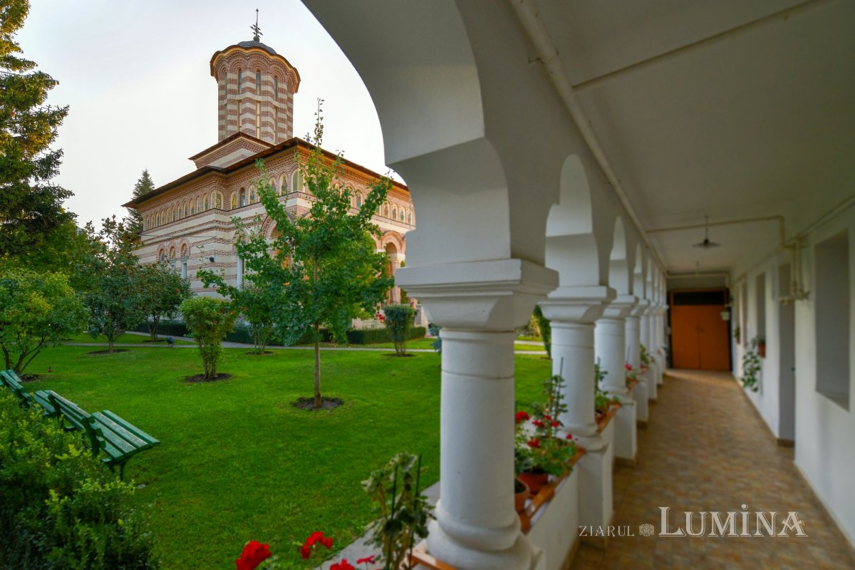 Sfânta Cuvioasă Parascheva, cinstită la mănăstirea ilfoveană Samurcășești 272337