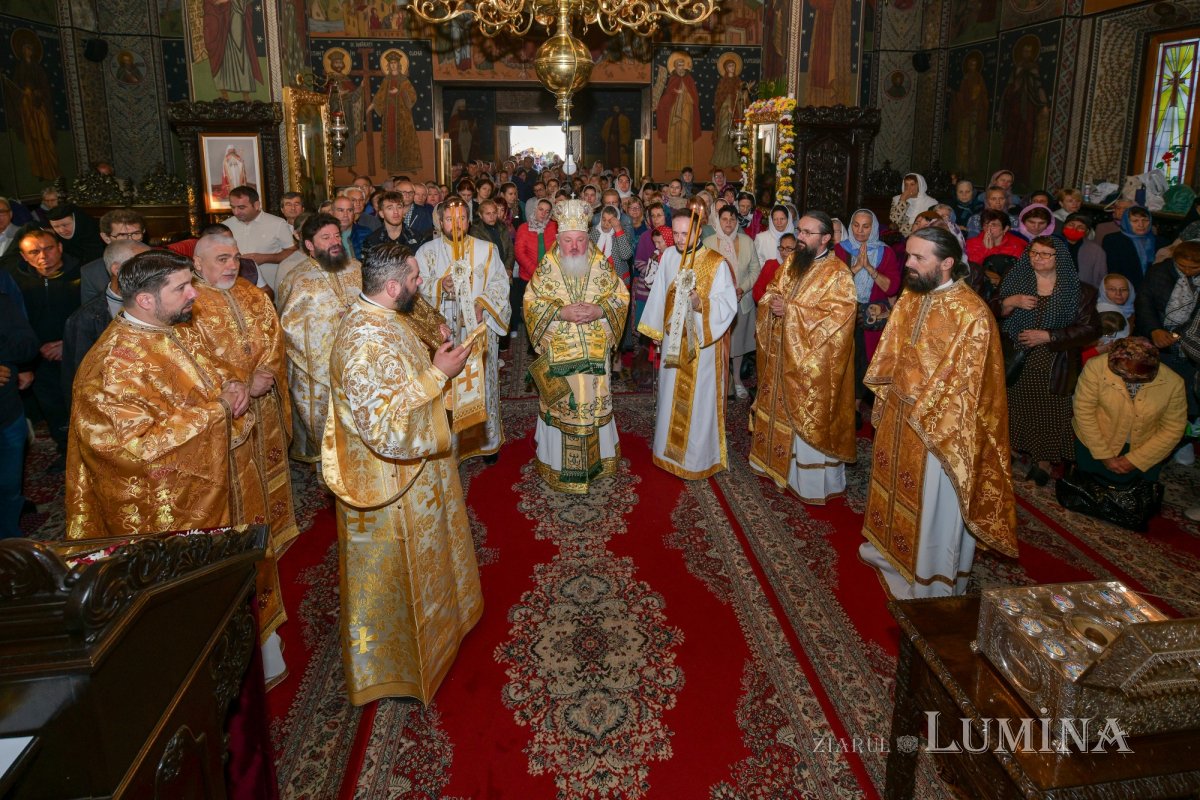 Sfânta Cuvioasă Parascheva, cinstită la mănăstirea ilfoveană Samurcășești 272360