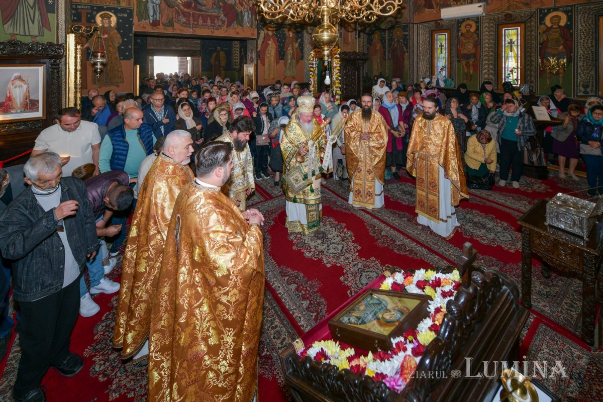 Sfânta Cuvioasă Parascheva, cinstită la mănăstirea ilfoveană Samurcășești 272361