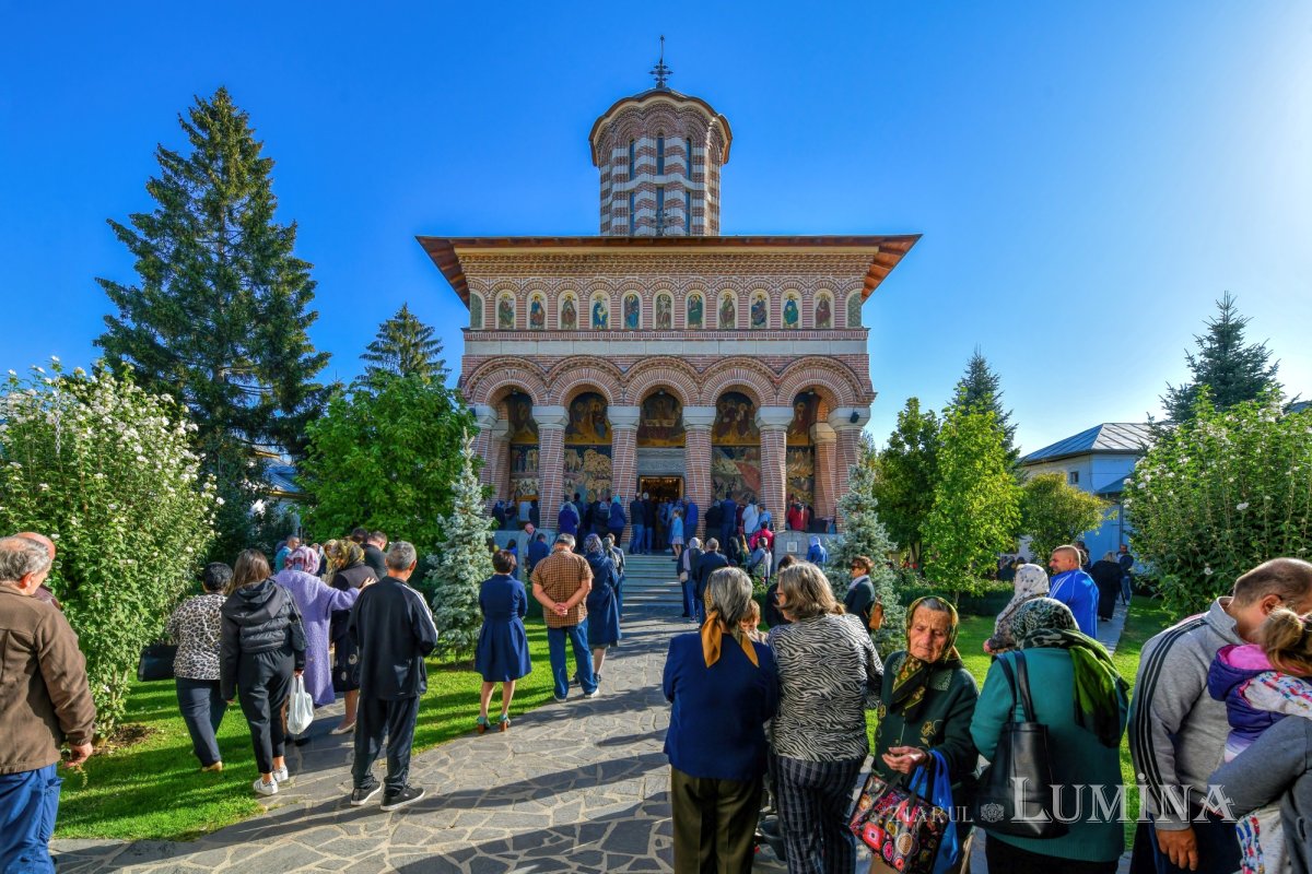 Sfânta Cuvioasă Parascheva, cinstită la mănăstirea ilfoveană Samurcășești 272379