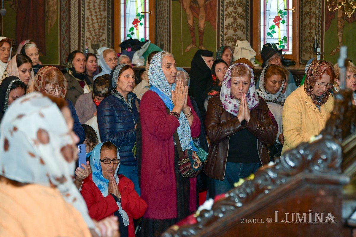 Sfânta Cuvioasă Parascheva, cinstită la mănăstirea ilfoveană Samurcășești 272392