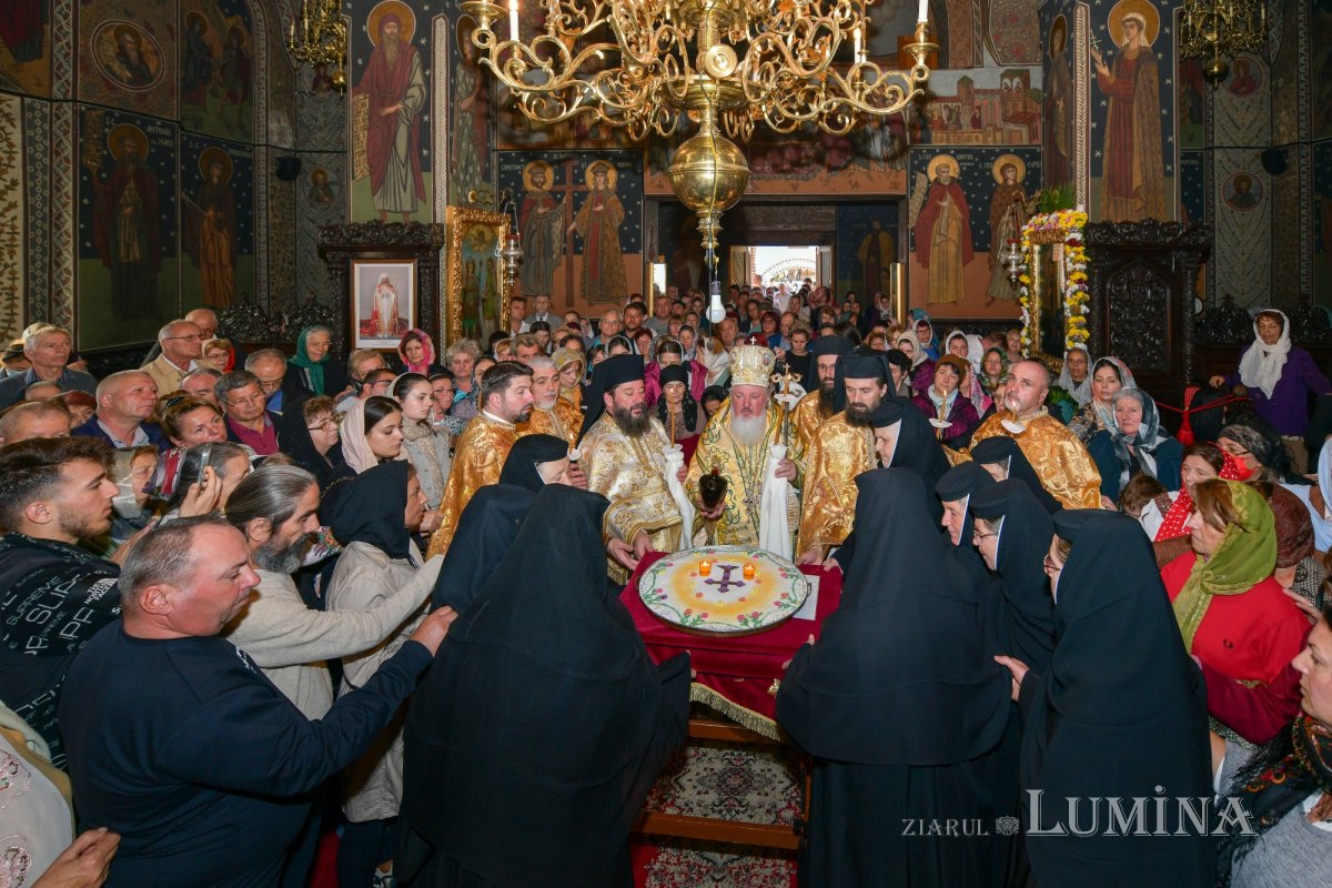 Sfânta Cuvioasă Parascheva, cinstită la mănăstirea ilfoveană Samurcășești 272399