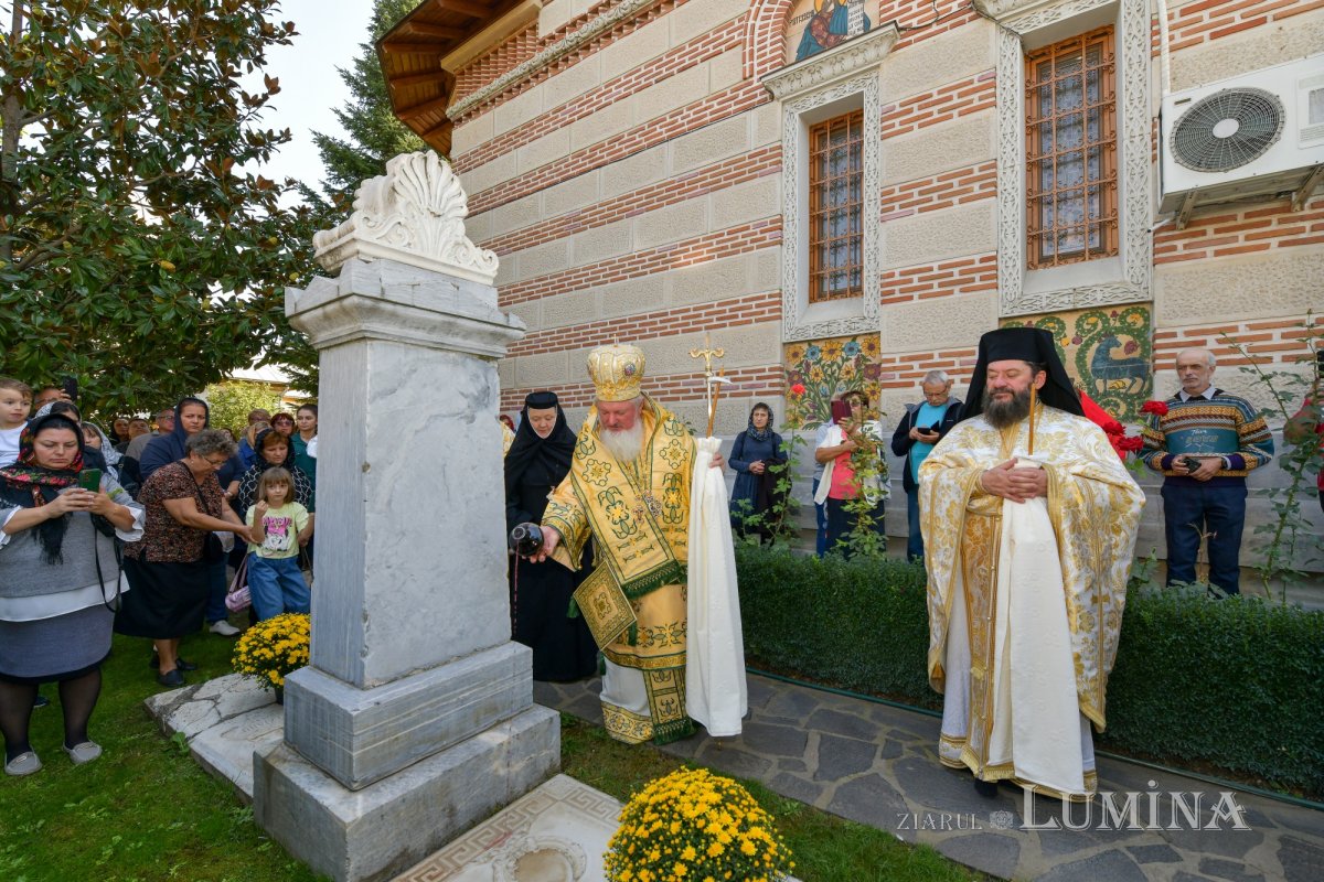 Sfânta Cuvioasă Parascheva, cinstită la mănăstirea ilfoveană Samurcășești 272401