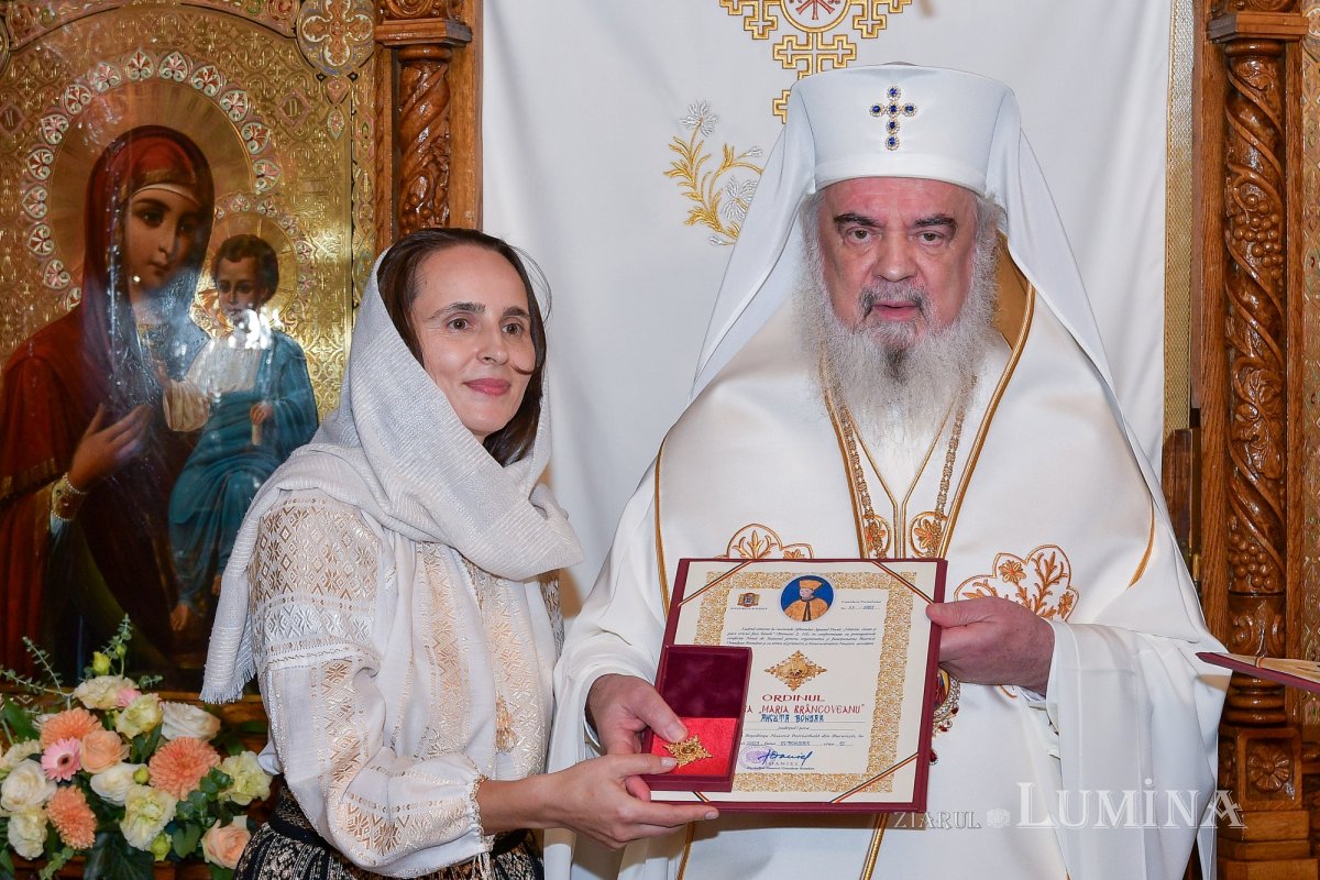 Patriarhul României a sfințit catapeteasma ctitoriei boierești din Popești-Leordeni 272587