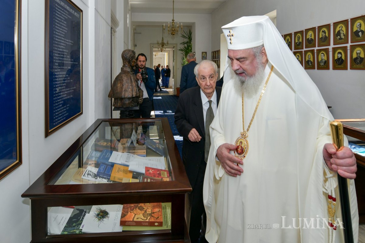 Lansarea unei monumentale lucrări la Academia Română 272888