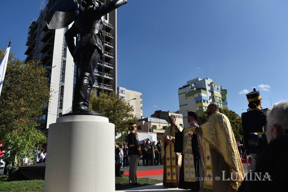Monument dedicat eroinei Ecaterina Teodoroiu în București 272899