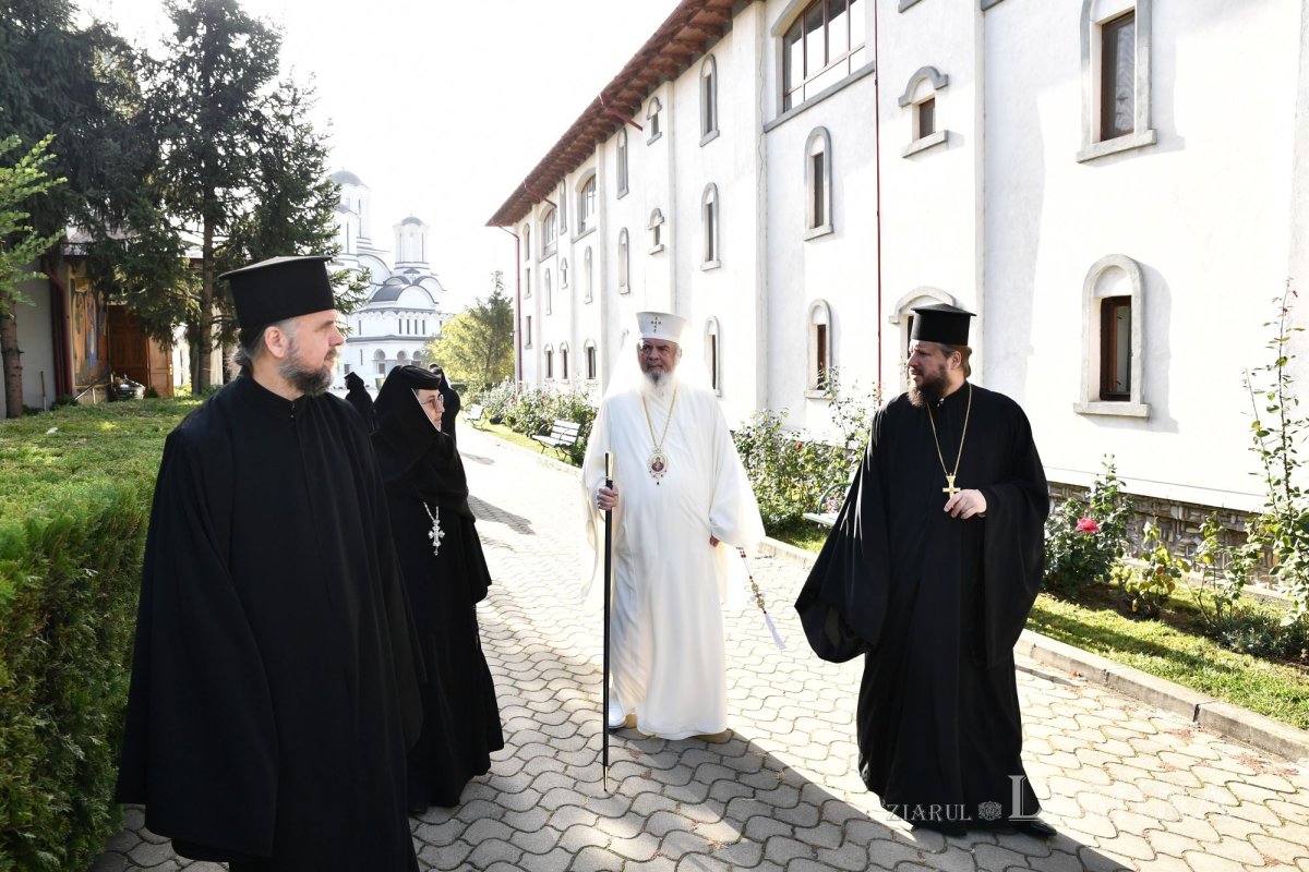 Patriarhul României a vizitat căminul pentru vârstnici de la Mănăstirea Christiana 273220
