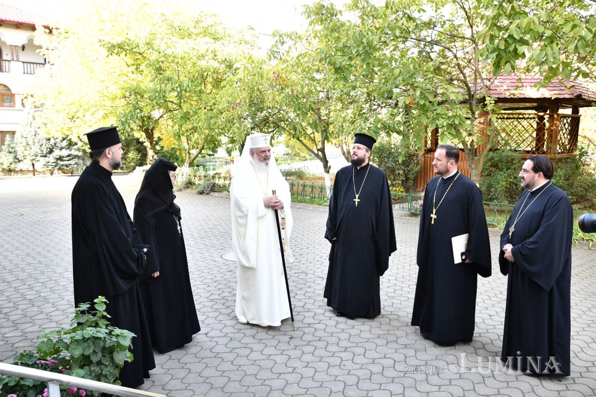 Patriarhul României a vizitat căminul pentru vârstnici de la Mănăstirea Christiana 273223
