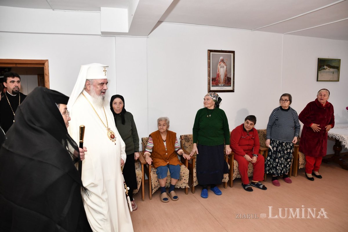 Patriarhul României a vizitat căminul pentru vârstnici de la Mănăstirea Christiana 273254