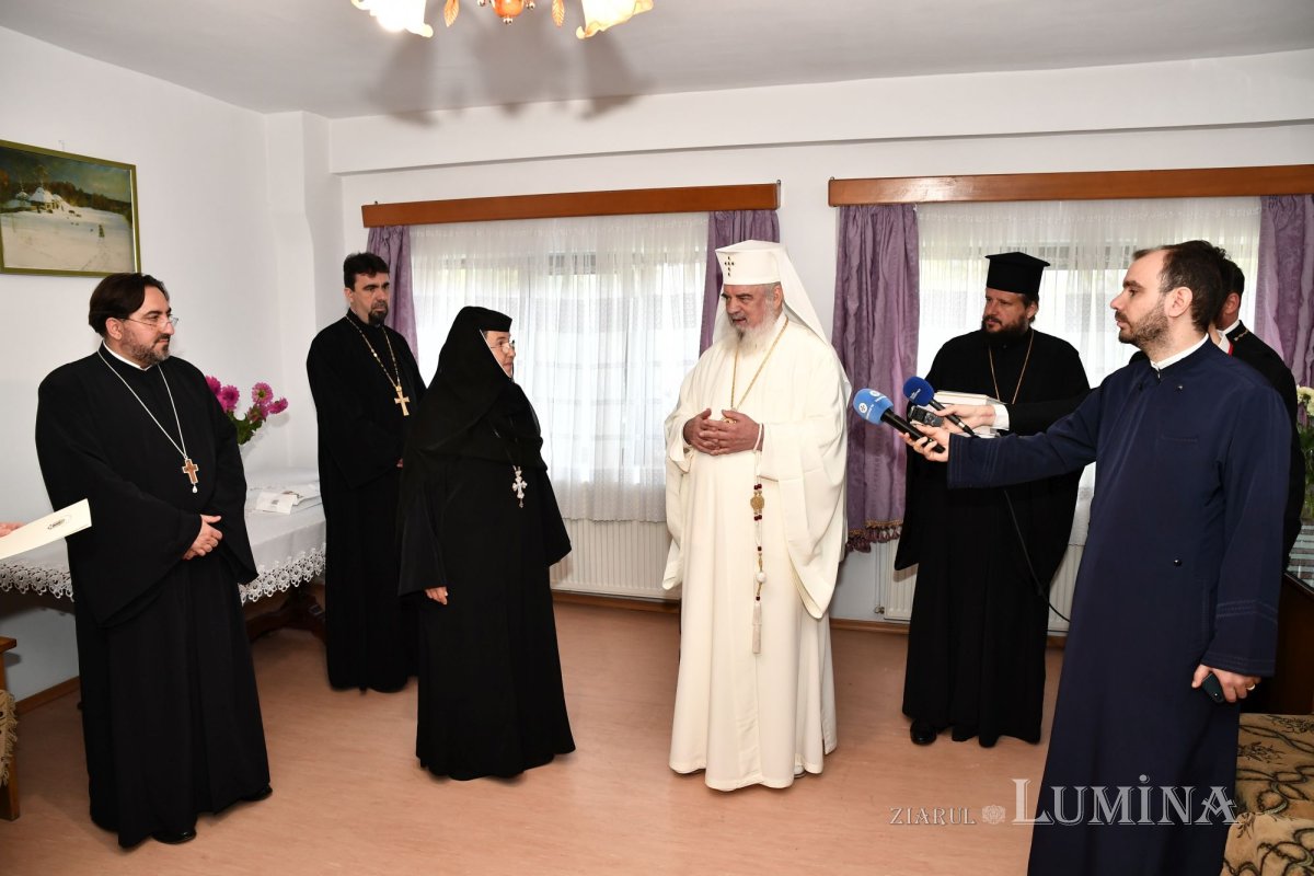 Patriarhul României a vizitat căminul pentru vârstnici de la Mănăstirea Christiana 273261
